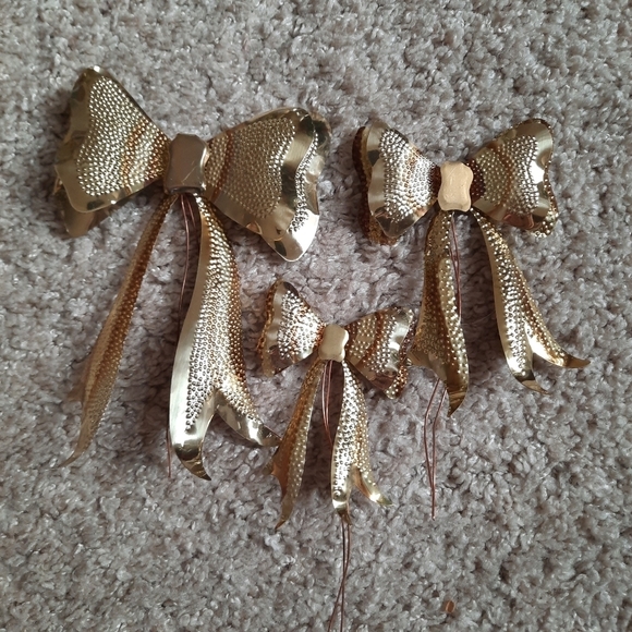 Vintage pebbled brass copper metal wall hanging bows graduating size set… - Picture 1 of 7
